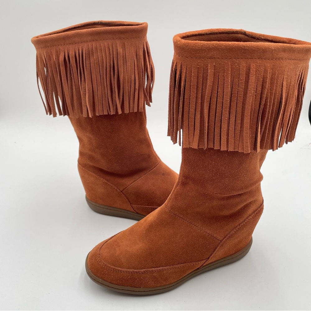 skch 3 skechers hidden wedge Suede fringe boots size 7 Rust 3” heel 8” shaft ht